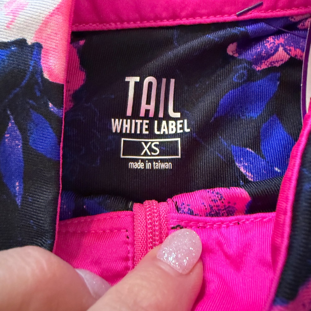 Tail Black Sleeveless Zip Golf Top with Pink Floral Print a Size XS - Picture 3 of 3